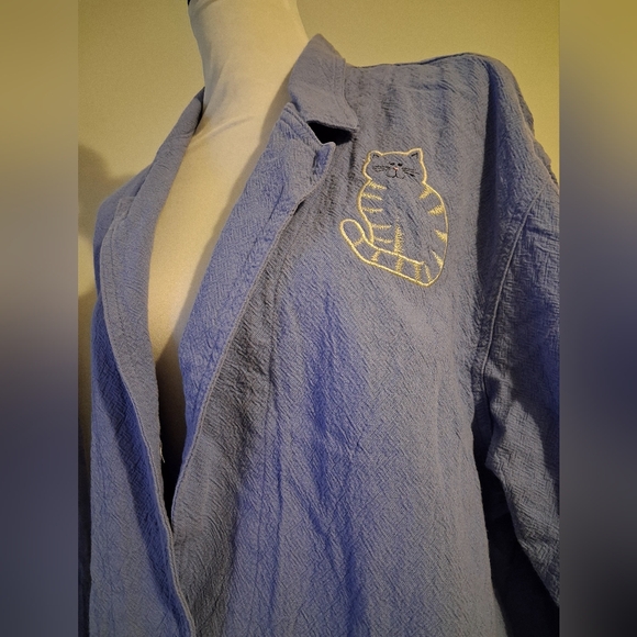 Blue Two-Piece Set with Embroidered Detail Of Cat And Claws - Picture 3 of 16